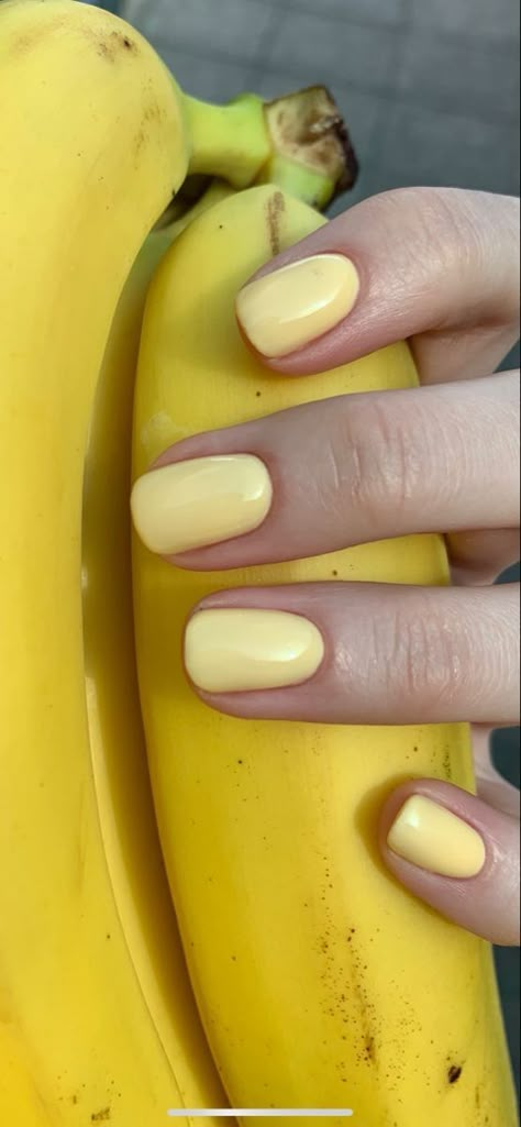 Yellow Dipped Nails, Banana Yellow Nails, Yellow Gel Manicure, Yellow Dip Powder Nails, Pale Yellow Nails, Amarillo Aesthetic, Light Yellow Nails, Yellow Gel Nails, Colombia Nails