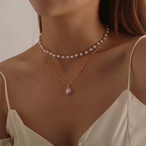 Kalung Manik-manik, Pearl Chain Necklace, Multi Layer Necklace, Butterfly Pendant Necklace, Pearl Choker Necklace, Gold Choker Necklace, Neck Chain, Trendy Necklaces, Charm Pendant Necklace