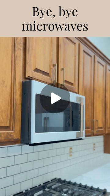 Nicci Pucci | Interior Design & Real Estate on Instagram: "Here’s the deal… you can have a microwave anywhere except over the range. I’m showing you step by step how I’m renovating this kitchen for less than $10k. Let’s go! 1. Remove ugly trim 2. Remove old backsplash 3. Remove power outlets to replace with wire mold power strip 4. Remove microwave 5. Don’t put microwave back up over the range 6. Put microwave anywhere else 7. Add boxes and lacquer the old cabinet bases Follow to see the additional cabinets being added that will TRANSFORM this kitchen. #kitchentransformation #kitchenrenovation #kitchenonabudget" Sideboard With Microwave, Over Range Microwave Open Shelving, Adding Microwave To Cabinet, Microwave Above Stove No Cabinet, How To Remove Microwave Above Stove, Microwave Above Refrigerator, Microwave Above Oven Ideas, Repurpose Microwave Cabinet, Kitchen Without Microwave