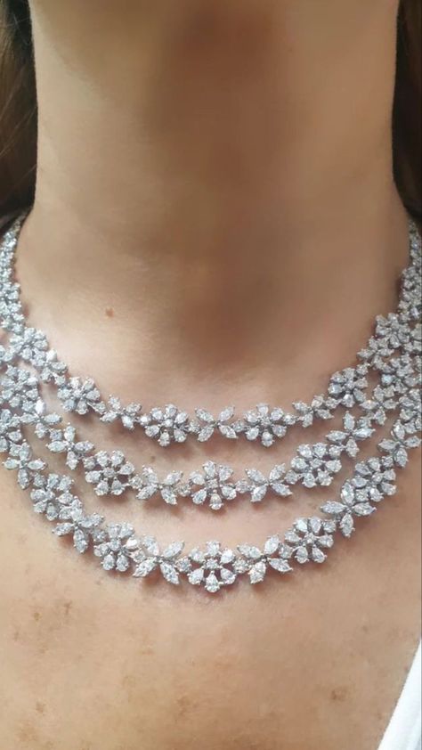 Luxury Silver Bridal Necklace With Diamond Cut, Heavy Elegant Silver Diamond Necklace, Luxury Silver Diamond Cut Bridal Necklace, Luxury Silver Solitaire Necklace, Dazzling Style, Luxury Silver Diamond Choker, Beautiful Jewelry Diamonds, Bridal Diamond Necklace, Bridal Necklace Designs, Neck Pieces Jewelry