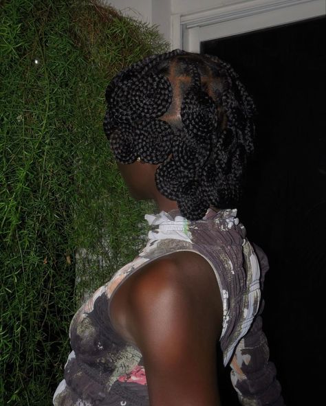 Koroba Hairstyle Girl, Unique Hair Styles Black Women, Yoruba Braids, Wisdom Braids, Koroba Braids, Locs Knots, Puff Braids, Hairstyles On Black Hair, Natural Updo Hairstyles