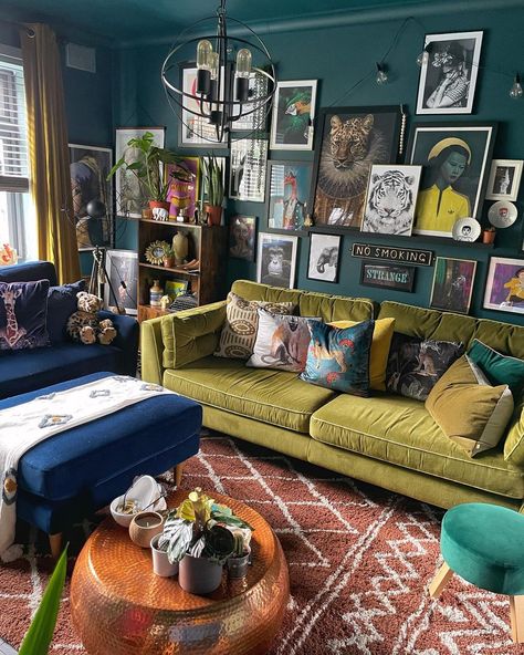 Pixie @eclecticHunkydoryHome 🦧’s Instagram post: “Good afternoon Guess what it’s raining 🌧🖕🏻 We did get a nice day yesterday though just would like a week off sunshine please ☀️ little rug…” Cracking Bones, Beautiful Room Designs, Maximalist Interior Design, Colourful Home, Happy Sunshine, Maximalist Decor, Basement Bar, Lounge Decor, Maximalism