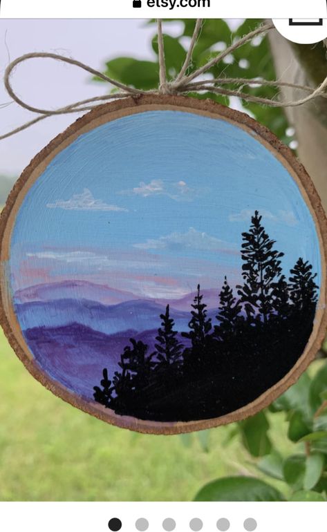 Painted Wood Slices Ideas, Drawing On Wood Ideas, Hand Painted Wood Ornaments, Wood Slice Decor, Wood Slice Ornaments, Carolina Mountains, Painted Ornament, Circle Painting, Wood Slice Art