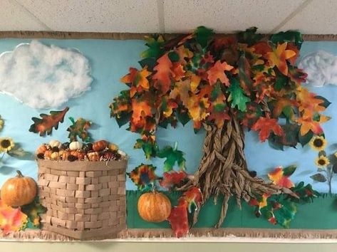 Autumn Display Boards, Fall Festival Decorations, Bulletin Board Tree, Fall Bulletin Board, Daycare Decor, Fall Classroom Decorations, Thanksgiving Classroom, Fall Bulletin Boards, Nursery Activities