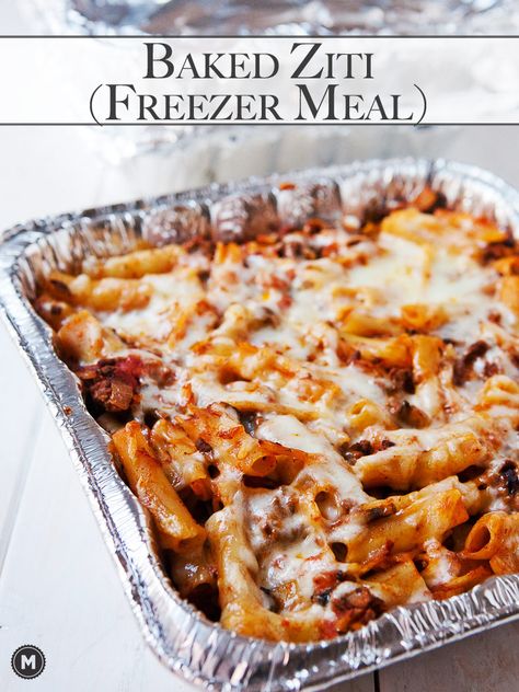 Freezer Baked Ziti: A great freezer casserole of ziti pasta with meat sauce and lots of cheese. A great winter meal that freezes perfectly! Freezer Baked Ziti, Freezer Casserole, Pasta Breakfast, Freezer Casseroles, Freeze Meals, Pasta With Meat, Freeze Ahead Meals, Best Freezer Meals, Pasta With Meat Sauce