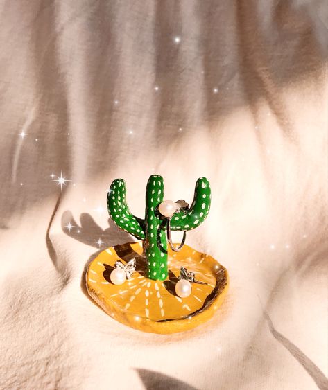 Cactus Ring Holder Clay, Cactus Earring Holder, Air Clay Earring Holder, Air Dry Clay Cactus Ring Holder, Cactus Ceramic Ideas, Pottery Jewellery Holder, Cactus Clay Art, Clay Art Jewelry Holder, Clay Accessories Holder