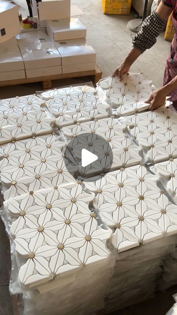 lander stone on Instagram: "White flower tile, with stainless steel design, marble mosaic #mosaictile #marblemosaic #kitchendesign #kitchen #kitchenstyle #houseinterior #backsplash #tilefloors #bathroomstyling #bathroomdesigns #bathroomdecor #tile #walltiles #floortile #tiledesign #ceramictiles #tilework #tileinspiration #marbletile #tilestyled #interiordesigner #design #mosaictile #marblemosaic #kitchendesign #kitchen #kitchenstyle #houseinterior #backsplash #tilefloors #bathroomstyling #bathroomdesigns #bathroomdecor #tile #walltiles #floortile #tiledesign #ceramictiles #tileinspiration #marbletile #tilestyled #interiordesigner #design" Flower Tile Backsplash, Flower Tile, Marble Mosaic Tiles, Instagram White, Tile Inspiration, Tile Work, Marble Tile, Marble Mosaic, Steel Design