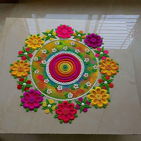 Pretty Rangoli Designs, Rangoli For Holi, Mini Rangoli Designs, Border Design Rangoli, Holi Rangoli Design, Rangoli Flower Design, Side Rangoli, 2023 Rangoli, Holi Rangoli