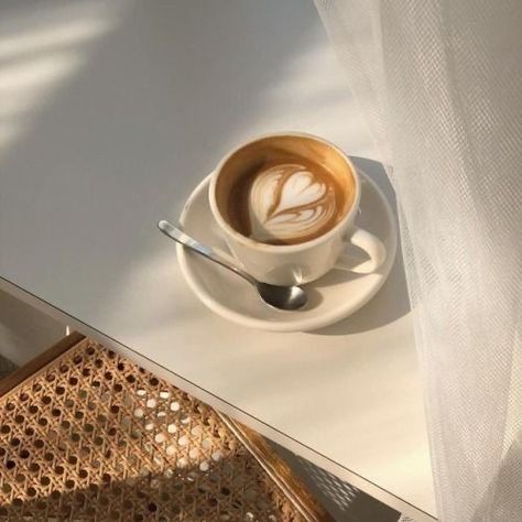 Coffee Obsession, Cream Aesthetic, 카드 디자인, Coffee Photography, Aesthetic Coffee, But First Coffee, A Cup Of Coffee, Coffee Cafe, Latte Art