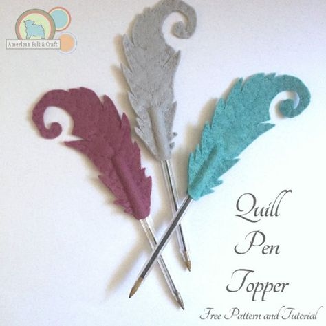 Christmas Makes To Sell, Felt Feathers, Pencil Topper Crafts, Diy Stocking, Feather Quill Pen, Pen Toppers, Diy Stocking Stuffers, Diy Stockings, Feather Quill