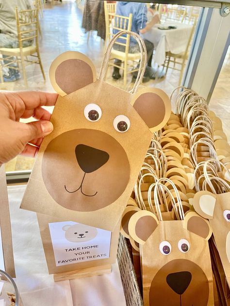 Diy Teddy Bear Decorations, Bear Favor Ideas, Bear Party Centerpieces, Diy Goodie Bags For Kids Birthday, Diy Teddy Bear Baby Shower Decorations, Goodies Bag Ideas For Kids Birthday, Teddy Bear 1st Birthday Boy, Neutral Party Theme, Teddy Bear Decorations