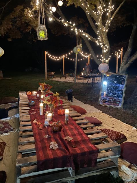 Sweet 16 Bonfire, Backyard Bonfire Ideas, Fall Bonfire Party, Backyard Bonfire Party, Bonfire Ideas, Bonfire Birthday Party, Bonfire Wedding, Bonfire Birthday, Campfire Party