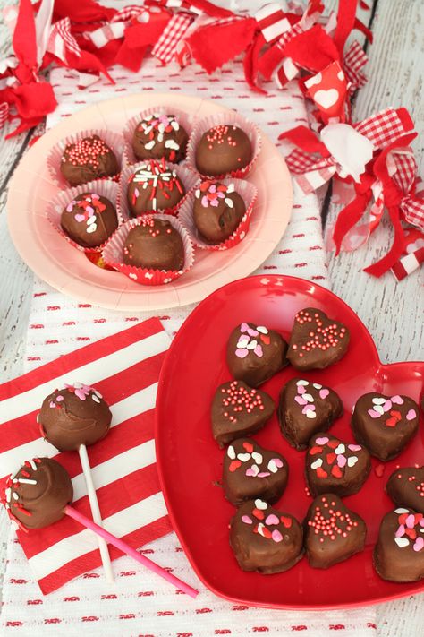 Valentine's Day Oreo Truffles - Clean and Scentsible Oreo Truffle, Truffle Chocolate, Chocolate Pavlova, Oreo Truffles Recipe, Oreo Filling, Valentine's Day Chocolate, Cheesecake Oreo, Chocolate Bacon, Chocolate Oreo