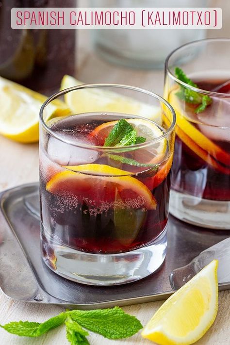 Refreshing and ready in minutes Spanish Calimocho is the perfect summer cocktail. Also known as Rioja libre, this red wine spritzer is an easy and inexpensive drink that anyone can make. #spanish #calimocho #kalimotxo #drinks #recipe #redwine #cocacola #summer #spain #cocktail #spritzer via @happyfoodstube Red Wine Spritzer, Homemade Churros Recipe, Homemade Churros, Tapas Party, Virgin Mojito, Wine Spritzer, Drinks Recipe, Churros Recipe, Delicious Drink Recipes