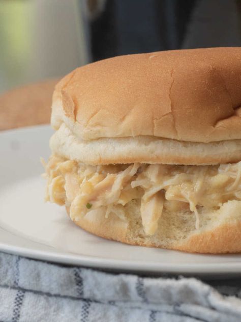 Ohio Shredded Chicken Sandwiches | 12 Tomatoes Essen, Homemade Shredded Chicken Sandwiches, Creamy Shredded Chicken Sandwiches, Cream Of Chicken Sandwiches, Creamed Chicken Sandwiches, Cream Chicken Sandwich, Hot Shredded Chicken Sandwiches, Ohio Shredded Chicken Sandwiches, Shredded Chicken Sandwich Recipes