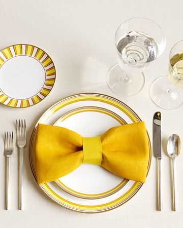 martha stewart weddings Bow Tie Napkins, Creative Napkins, Napkin Folding, Yellow Wedding, Wedding Planners, Mellow Yellow, Beautiful Table, Decoration Table, Place Settings