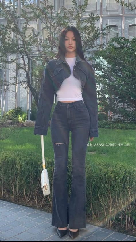 Outfight Ideas, Stiletto Heels Outfits Jeans, K Style Korean Outfits, Classy Korean Outfits, New Rock, Mode Inspo, Korean Outfits, Casual Style Outfits, Looks Vintage