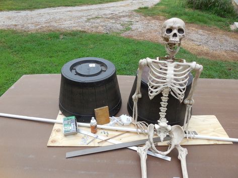 Drinking Pirate Skeleton Diy, How To Make A Barrel, Pirate Fountain, Pirate Skeleton Halloween Decorations, Halloween Pirate Decorations Outdoor, Skeleton Throwing Up In Barrel, Pirate Halloween Party Decorations, Diy Pirate Props, Pirate Diy Decorations