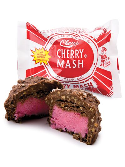 Cherry Mash Bars that taste as good as the original Cherry Mash! Cherry Mash Recipe, Cherry Mash Candy, Cherry Mash Candy Recipe, Cherry Mash, Candy Bar Recipe, Apple Pie Recipe Easy, Candy Recipes Homemade, Christmas Candy Recipes, Cherry Recipes