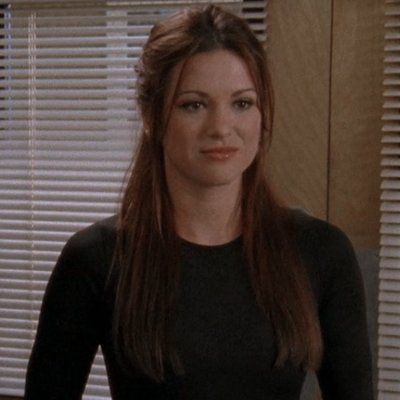 Rachel One Tree Hill, Rachel Gatina, Katarina Witt, Daneel Ackles, Nurse Hairstyles, Danneel Ackles, Wonder Woman Costume, Angel Aesthetic, Sophia Bush