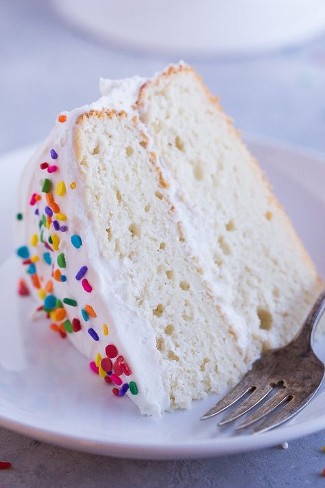 Gluten Free White Cake Recipe, Gluten Free White Cake, Gluten Free Vanilla Cake Recipe, Best Gluten Free Cake Recipe, Homemade White Cakes, Gluten Free Birthday Cake, Gluten Free Vanilla Cake, Moist White Cake, King Arthur Gluten Free