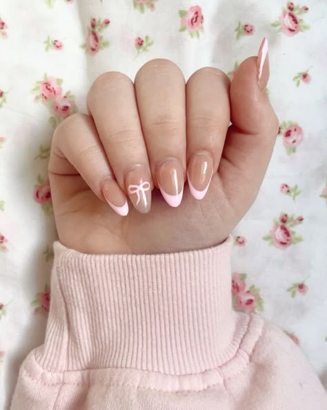 Coquette Nails Bow, Couqutte Nails Bow, Pink And White Bow Nails, White Nails With Pink Bow, Pink Bows Nails, Baby Pink Nails With Bow, Nails Acrylic Bow, Nail Inspo For Back To School, Coquette Bow Nails