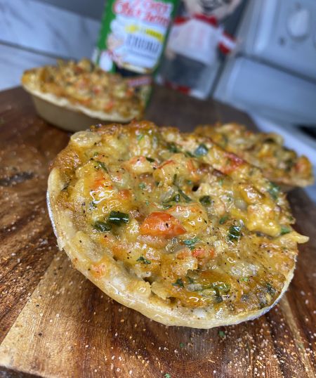 Mini Crawfish Pies, Crawfish Patties, Crawfish Pie Recipe Louisiana, Crawfish Pistolettes Recipe, Crawfish Pies, Crawfish Dishes, Crawfish Pie, Crawfish Recipes, Seafood Dish Recipes