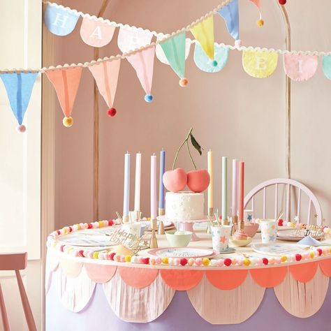 Meri Meri (@merimeriparty) • Instagram photos and videos Homemade Birthday Decorations, Décoration Table Halloween, Meri Meri Party, Girls Birthday Party Decorations, Halloween Table Decorations, Boda Mexicana, Half Birthday, 50th Party, 22nd Birthday