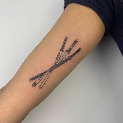 Joel Tattoo, Zoro Tattoo, Pop Culture Tattoos, Culture Tattoos, Blade Tattoo, One Piece Tattoos, Cool Forearm Tattoos, Japanese Tattoo Designs, Black Ink Tattoos