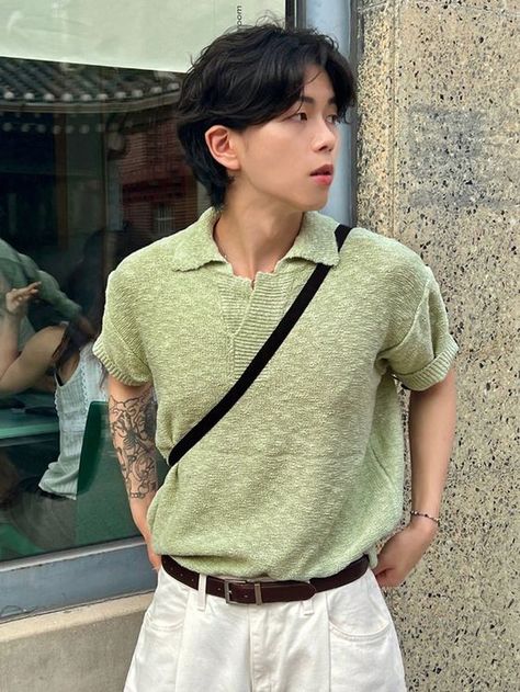 The size is very good. Aesthetic Mens Fashion Summer, Vintage Outfits Classy Retro Men, Light Green Men Outfit, Men Fit Inspo Summer, Colorful Man Outfit, Simple Mens Outfits Casual, Summer Polo Outfits Men, Frat Boy Aesthetic Outfits, Outfit With Polo Shirt