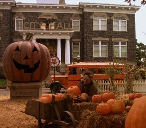 Halloweentown Image Halloween, Fall 24, Fall Inspo, Season Of The Witch, Spooky Scary, Theme Halloween, Halloween Movies, Cool Halloween Costumes, Best Seasons