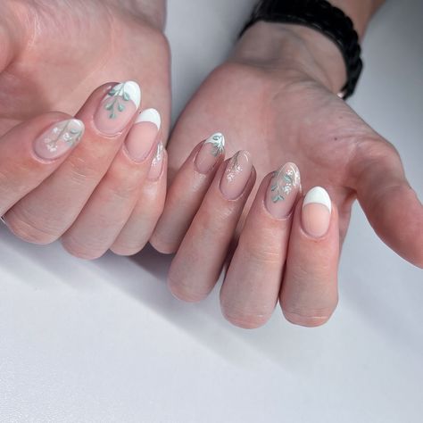 Eucalyptus and baby’s breath for the softest manicure 🌿☁️ #nailart #naturalnails #naturallongnails #gelnails #bayareanails #groovynails #nailinspo #nails #fyp Eucalyptus Nails, Baby Nails, Baby S Breath, Flower Nails, Wedding Nails, Natural Nails, Long Nails, Nail Inspo, Pretty Nails