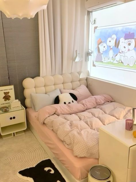 Pink Room Korean, Korean Decor Aesthetic, Korean Style Room Aesthetic, Pink Japanese Bedroom, Korean Bedroom Pink, Cute Clean Bedroom Ideas, Pink Korean Room, Aesthetic Room Y2k, Korean Aesthetic House