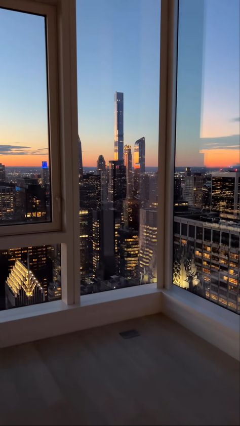 Cute Aesthetic Apartment, Ny Apartment Aesthetic, La Apartment Aesthetic, New Apartments, New York Room, Appartement New York, Penthouse View, New York House, Nyc Penthouse