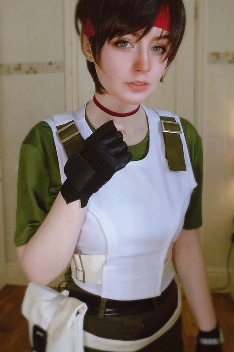 Resident Evil Rebecca, Rebecca Chambers, Resident Evil Cosplay, Retro Games Room, Resident Evil Girl, Resident Evil Collection, Resident Evil Game, Amazing Spiderman, Pose Reference Photo