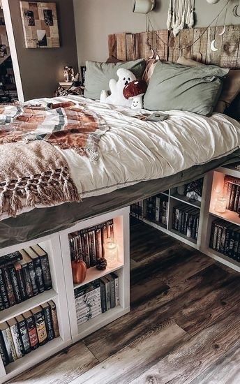 Bed With Walls Around It, Bed On Bookshelves, Small Room With Bookshelves, Book Room Ideas Bedrooms, Diy Shelving Ideas For Bedroom, Booktok Room Aesthetic, Bookshelf Around Bed, Beds With Bookshelves, Room Makeover Bedroom Inspiration