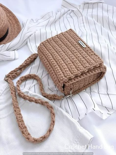 Crochet-crochet patterns crochet pattern Crochet Handbag Patterns Free, Free Crochet Bag, Womens Crochet Patterns, Confection Au Crochet, Crochet Bag Pattern Free, Crochet Pouch, Crochet Simple, Crochet Clutch, Crochet Handbags Patterns