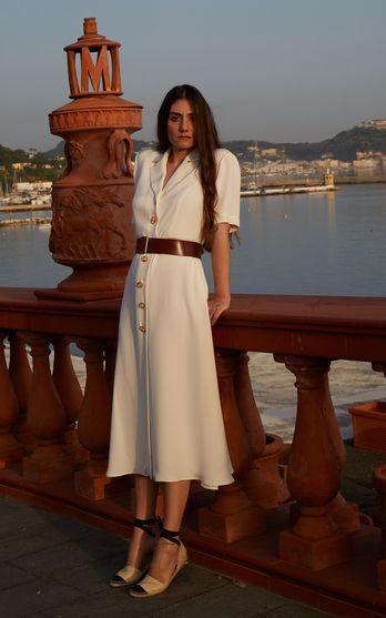 Shirt Dress Outfit, Heritage Fashion, Silk Midi Dress, Spanish Style, 가을 패션, Classic Outfits, Mode Inspiration, Looks Vintage, Elegant Outfit