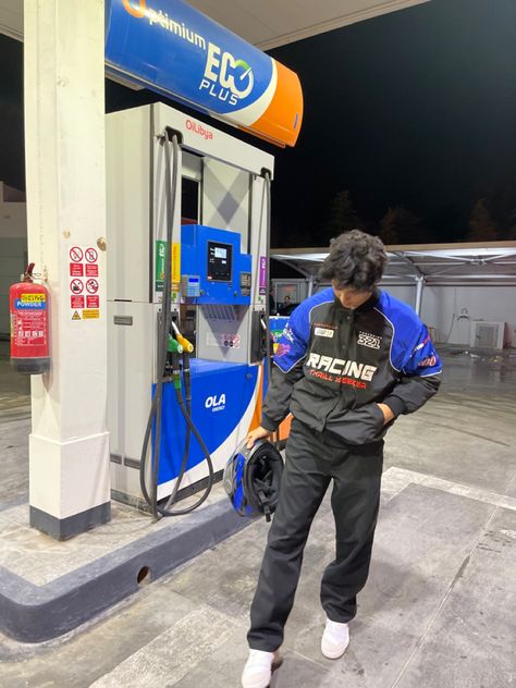 Men Gas Station Photoshoot, Gas Station Photo Ideas, Gas Station Aesthetic Photoshoot Men, Gas Station Instagram Pictures, Gas Station Pics Men, Gas Station Outfits, Petrol Station Photoshoot, Pfp Ideas Men, Clothing Brand Photoshoot Ideas Men