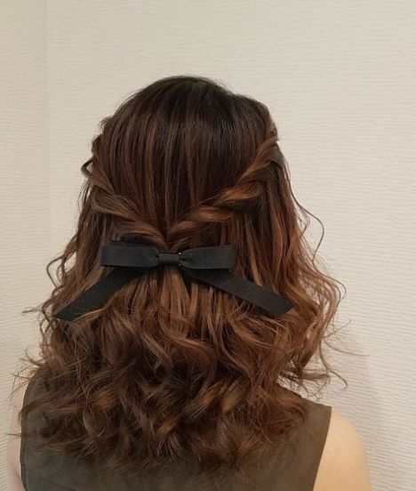 Prom Hairstyles For Short Hair, Hoco Hairstyles, Trendy Hairstyle, Peinados Fáciles Para Cabello Corto, Hair Stylies, Penteado Cabelo Curto, Mid Length Hair, Short Hair Styles Easy, Homecoming Hairstyles