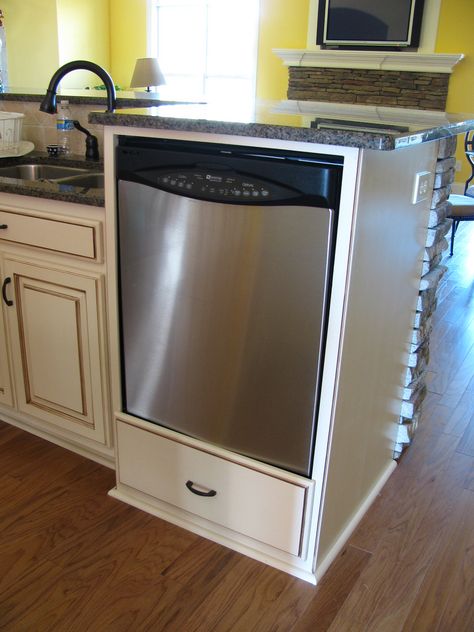 Elevated Dishwasher Kitchens, Diy Dishwasher Cabinet, Elevated Dishwasher, Raised Dishwasher, Kitchen Floorplan, Dishwasher Ideas, Dishwasher Cabinet, Building Cabinets, Accessible Kitchen