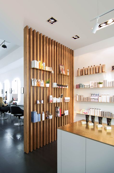 Bamboo joinery retail space Hair salon Hackney London Salon Products Display, Barber Shop Interior, Salon Design Ideas, Home Hair Salons, Beauty Room Salon, Hair Salon Design, Hair Salon Interior, Salon Suites Decor, Barber Shop Decor