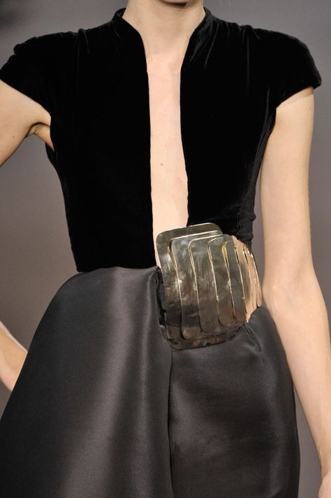 Stéphane Rolland Fall 2011 couture Hardware Fashion, Stephane Rolland, Metal Work, Elie Saab, Metal Hardware, Look Chic, Fashion Details, Moda Fashion, Dream Wardrobe