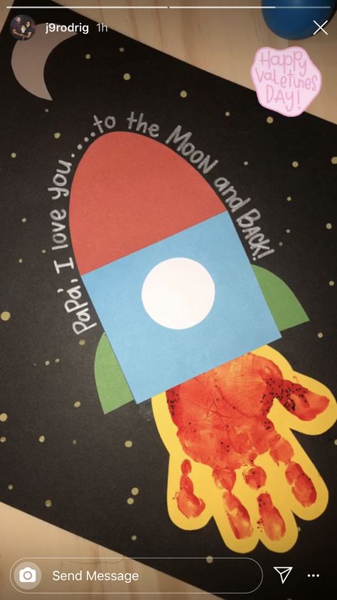 Space Crafts Preschool, Outer Space Crafts, Space Theme Preschool, Planet Crafts, Space Preschool, Space Crafts For Kids, Space Classroom, Cadeau Parents, Toddler Art Projects