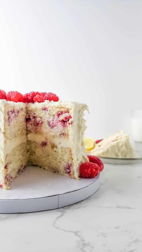 Strawberry And Raspberry Cake, Best Birthday Cake Flavors, Coconut Raspberry Cake, Raspberry Vanilla Cake, Raspberry Birthday Cake, Raspberries Cake, Raspberry Cake Recipe, Raspberry Cake Filling, Berry Cake Recipe