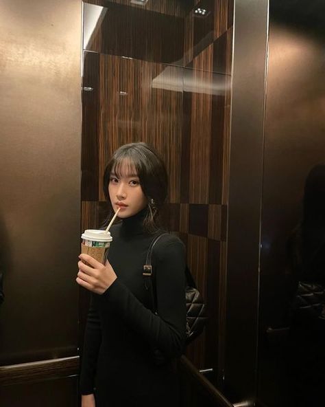 Moon Ga Young, Haircut Inspiration, Young Actresses, Instagram Girls, Korean Actresses, Photos Of Women, Actor Model, Korean Actress, True Beauty