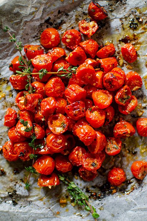 Roasted Cherry Tomatoes Recipes, Blistered Tomatoes In Oven, Roasting Tomatoes In Oven, Bake Tomatoes Oven, Roasted Cherry Tomato Recipes, Roasted Tomatoes Oven, Oven Roasted Grape Tomatoes, Oven Baked Tomatoes, Roast Tomatoes In Oven