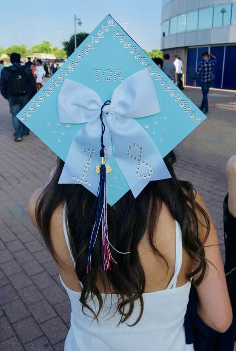 Tiffany and co, Tiffany graduation, tiffany grad cap, cap and gown, tiffany blue, tiffany blue graduation cap, white bow craft, class of 2018, graduation, tassel, utsa, utsa18 Baby Blue Graduation Cap, Girly Cap Decoration Graduation, Graduation Cap Designs Cute Simple, Bow Grad Cap, Grad Cap Bow, Graduation Tassel Ideas, Blue Graduation Cap Ideas, Blue Cap Decoration Graduation, White Graduation Cap Designs