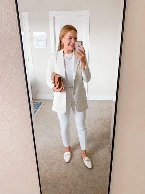 White Flats Outfit Work, Outfits With Mule Shoes, Corporate Outfits With Flats, White Mules Outfit Work, Work Outfits With Mules Flats, Mules Work Outfit, Pink Flats Outfit Work, Mule Slides Outfit, Cream Mules Outfit