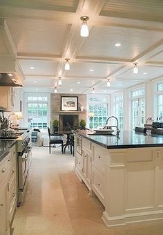 My absolute dream Pool Design, Kitchen Tops, Traditional Kitchen, White Cabinets, Home N Decor, Beautiful Kitchens, Home Fashion, Dream Kitchen, 인테리어 디자인